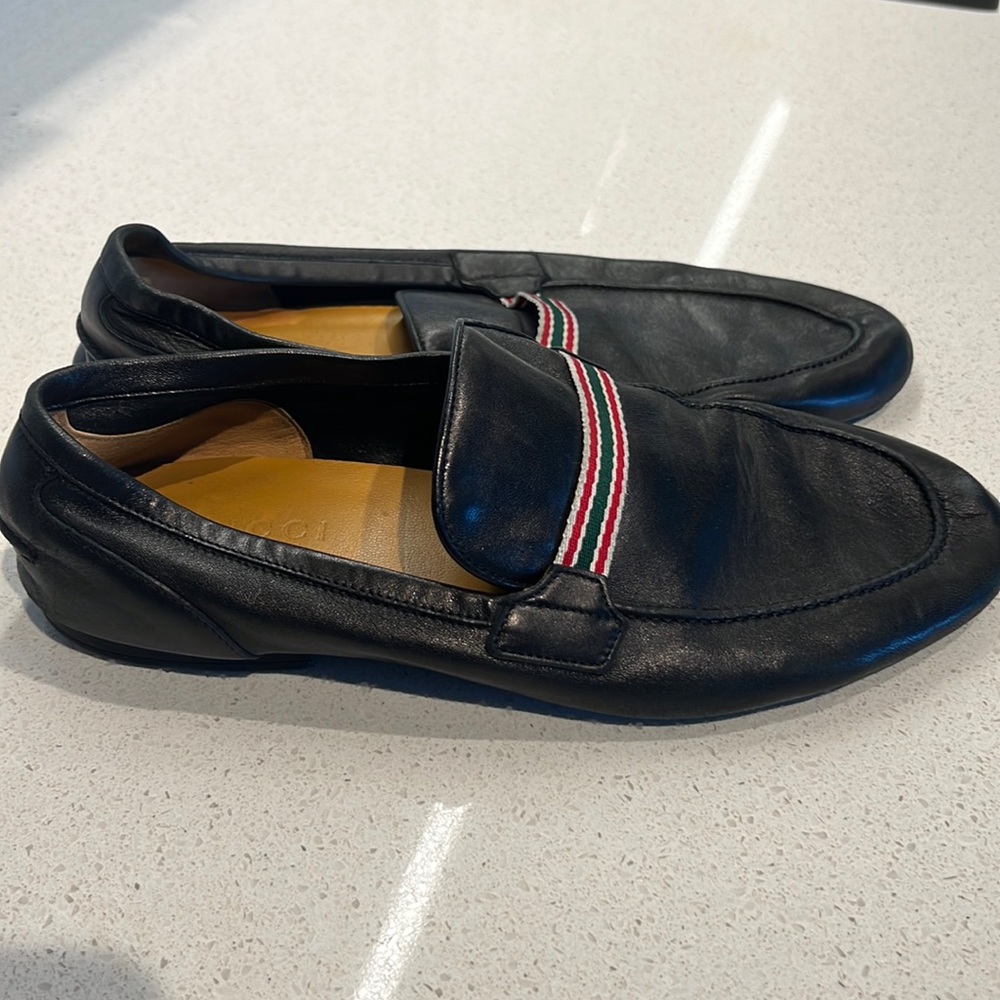 GUCCI mens leather slip on Very flexible and comfortable. 9.5UK/10US IN BLACK